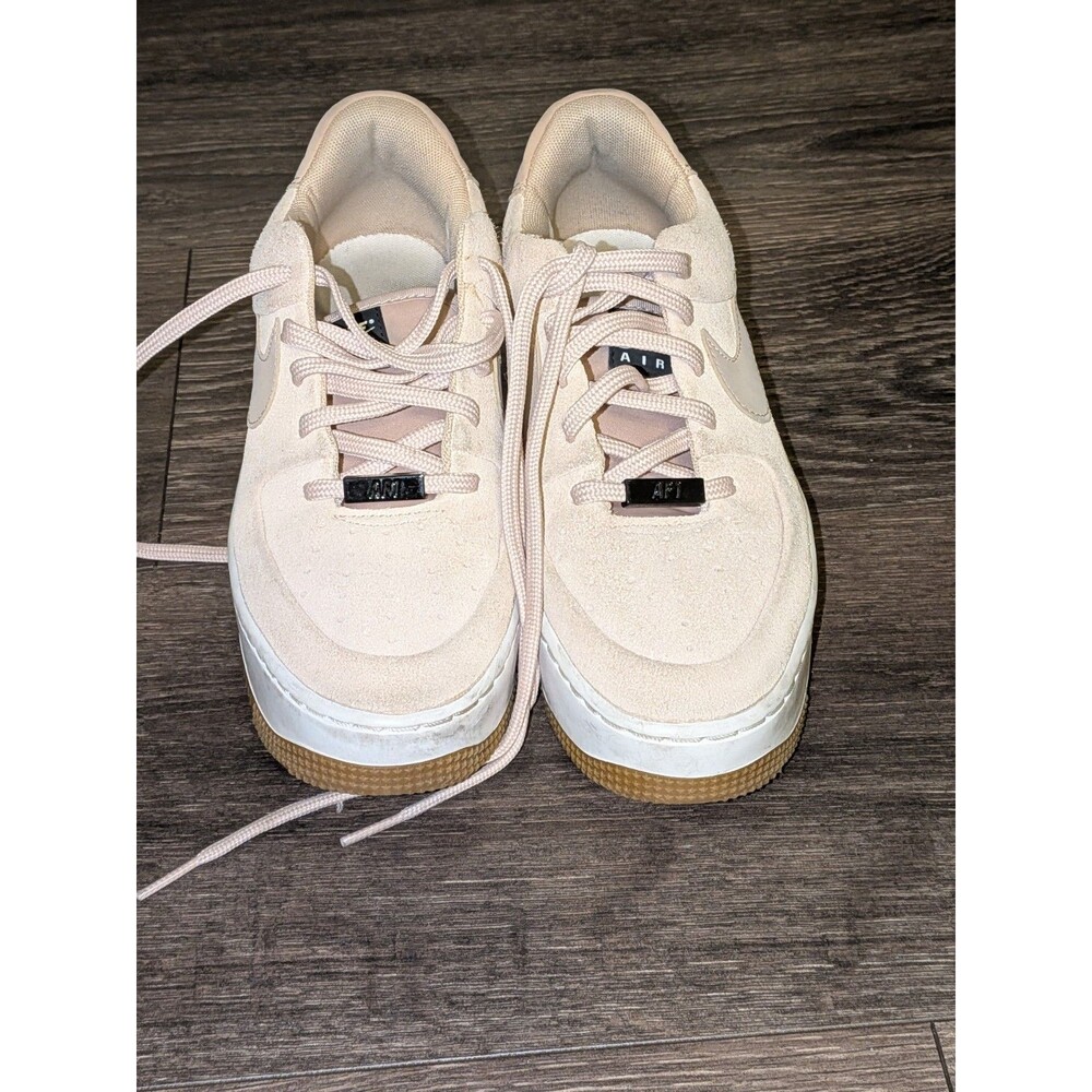 Nike Air Force 1 Women's Low-Top Lace-Up Shoes/ Suede/Beige White Gum/ Size: 7.5 - Picture 3 of 7
